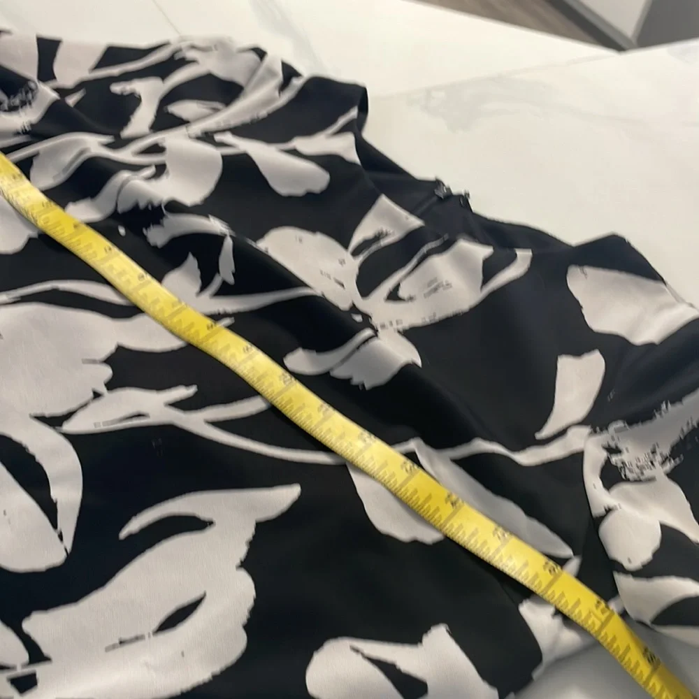 Vince Camuto Floral Dress Stretch Short Sleeve White Black - Picture 6 of 7